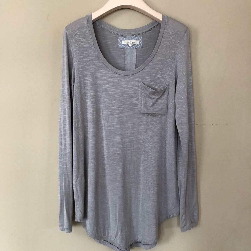 Gray top